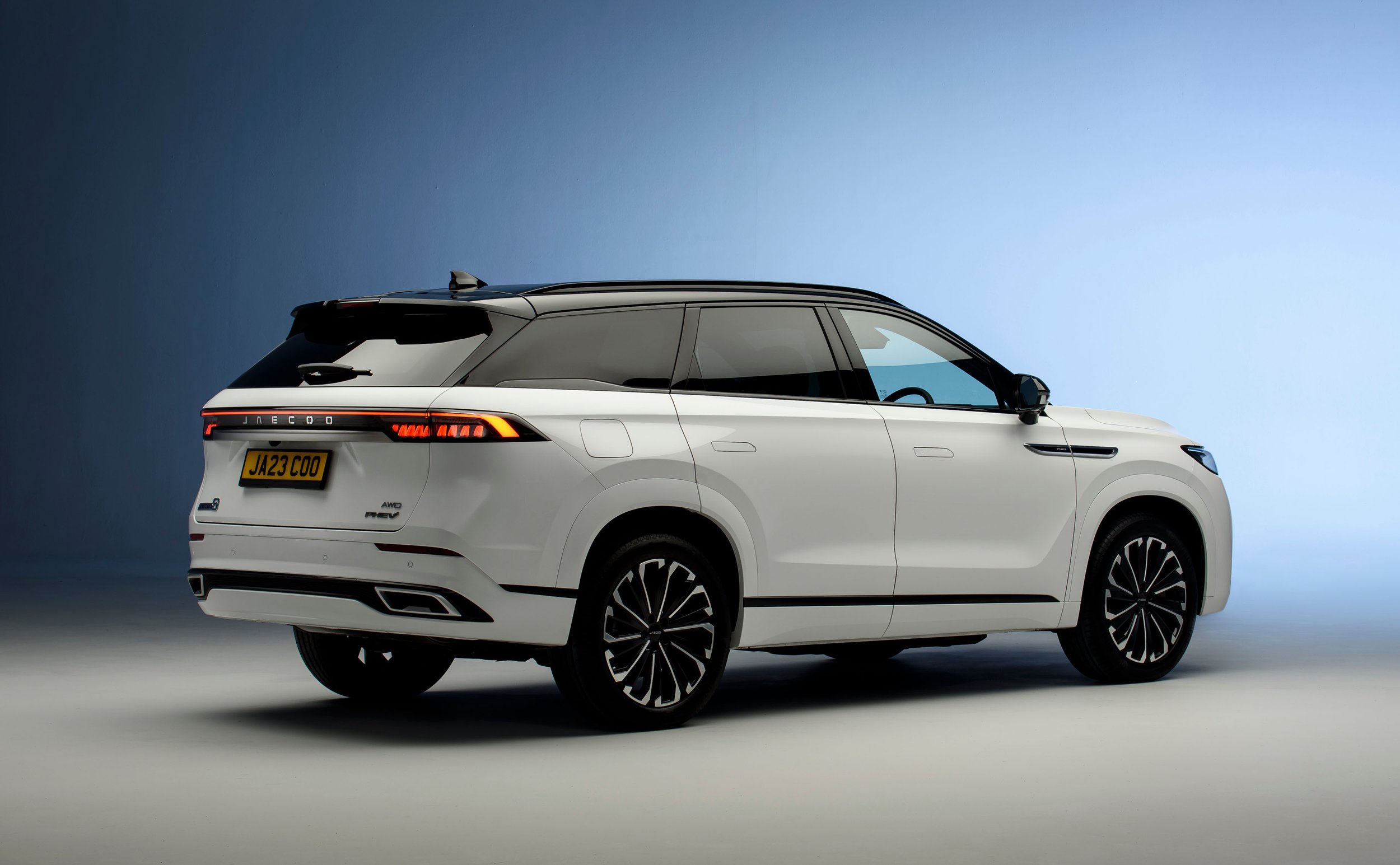 Jaecoo 8: New Luxury AWD 7-Seat SUV Plug-In Hybrid with 83 miles